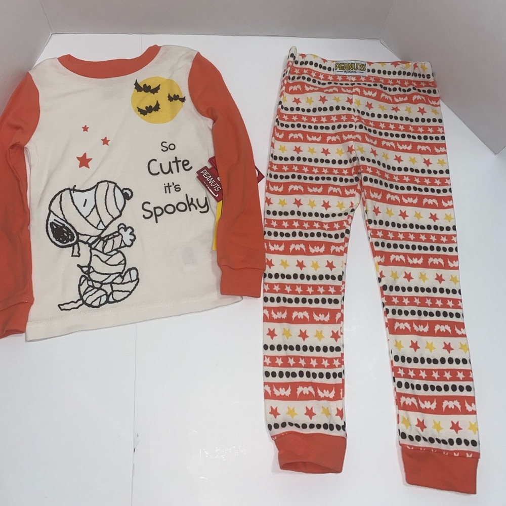 NWT Peanuts Snoopy Halloween Pajama Set For 2 Pieces New